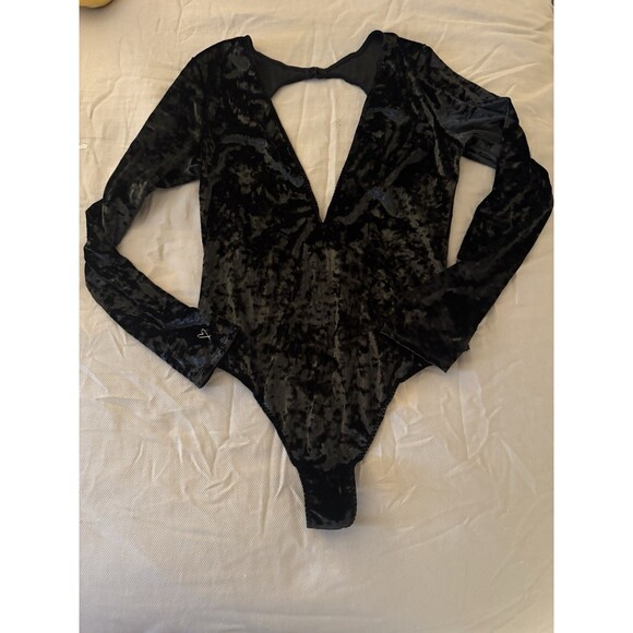 Victoria's Secret Tops - Victoria’s Secret Black Crushed Velvet Long Sleeve Deep V Bodysuit M/L NWT
